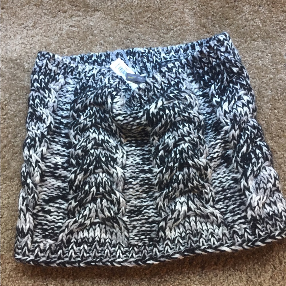 GAP knit cowl
